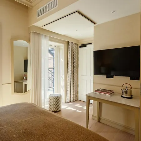 Henriks Hotel 4*