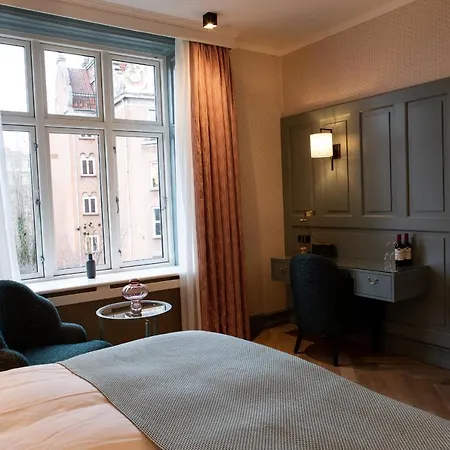 מלון Henrik's 4*